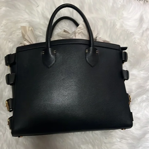 Beautiful bag!! Almost new worn 3X - Picture 4 of 7